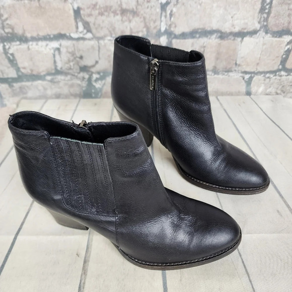 Aquatalia Black Leather Ankle Boot Side Zip Almond Toe Size 7 1/2 Made in Italy - Picture 4 of 11